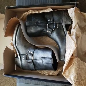 Frye Silver Metallic Harness Leather Distressed Ankle Boots 7.5